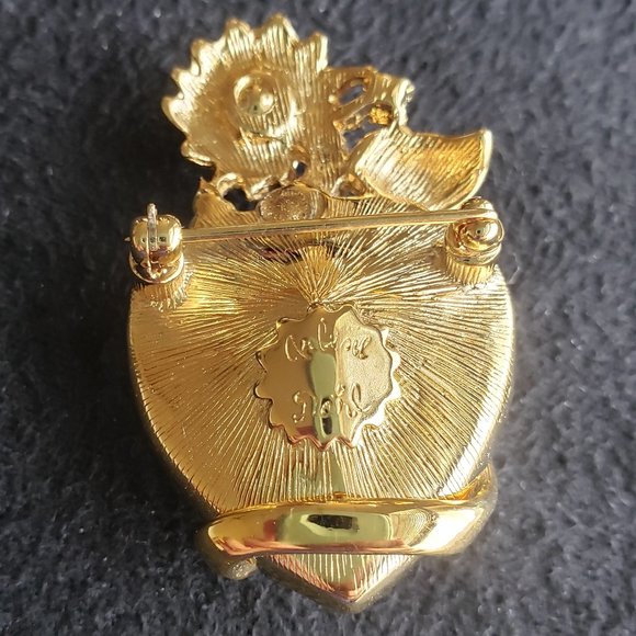 Donald Stannard Gold Brooch for Arlene Dahl- Chrysanthemums Heart - Picture 9 of 15